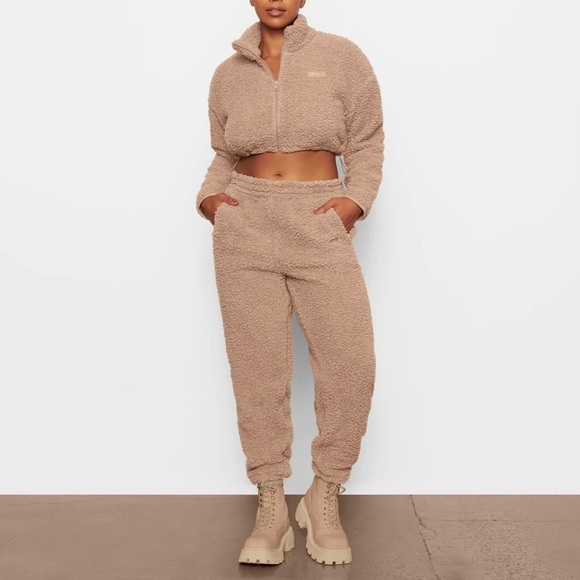 Skims - Brown Teddy Joggers - Picture 1 of 7